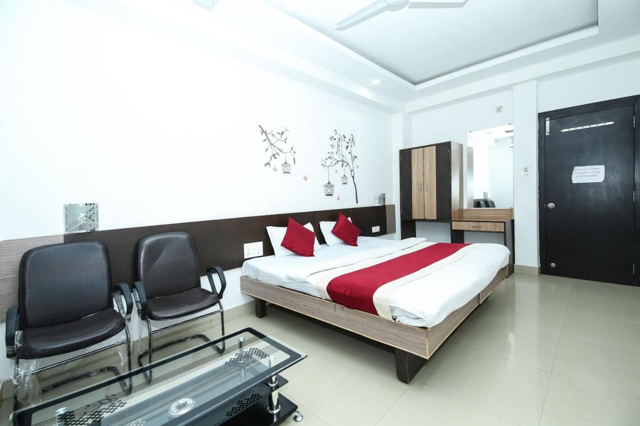 Oyo 3603 White Pearl Hotel Jabalpur Buitenkant foto